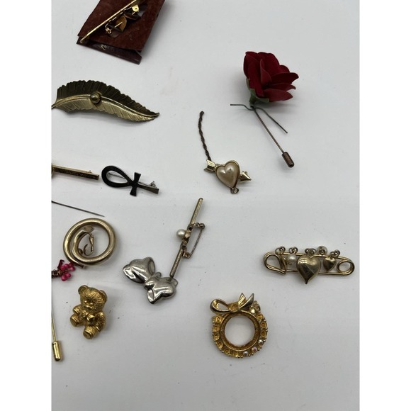 Vintage Estate Jewelry  Mix Rhinestone Costume Sign untested Brooches & Hat Pins - Picture 3 of 5